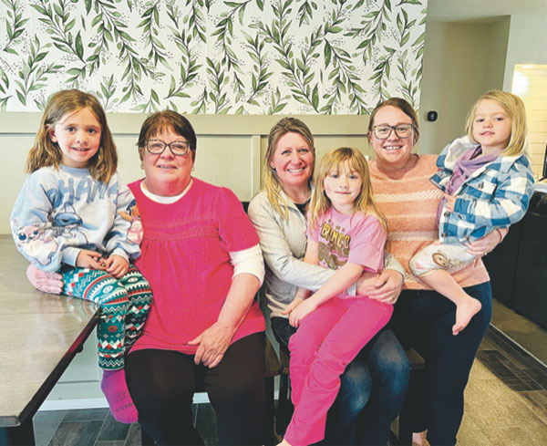 Josee Larson (5), Cindy Butler of Karlstad, Missy Anderson of Strandquist, Lola Larson (7) Lyndsey Larson of Karlstad, and Iyra Larson (3)